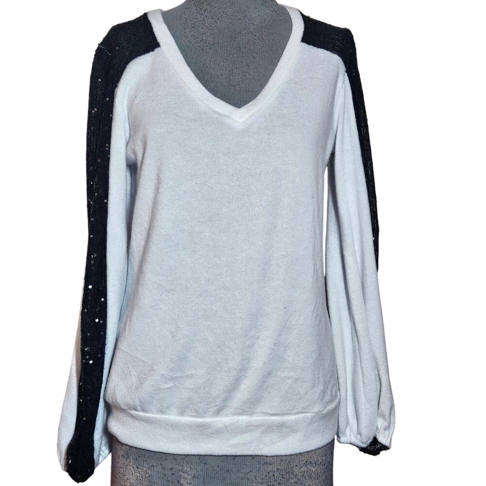 Sequin Sleeve Accent Top Size Medium
